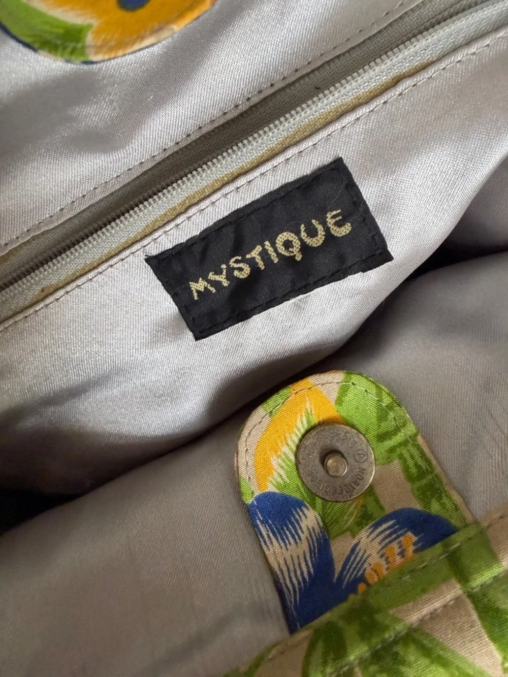 Vintage Mystique Beaded Floral Wood Handle Summer Bag Art to Wear ONE OF A KIND